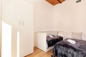 Akira Flats Urgell Apartment