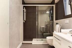 Akira Flats Urgell Apartment