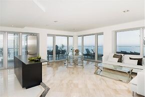 Akira Flats Llum 7th floor