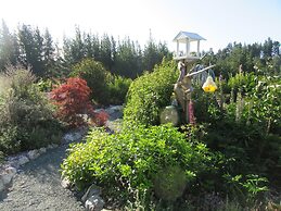 Redwood Valley B & B