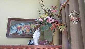 Redwood Valley B & B