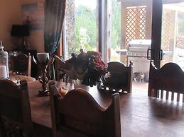 Redwood Valley B & B