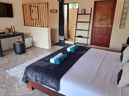 Laura's Guest House Samui