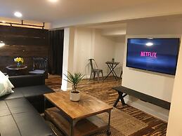 The Alberta Petite Hotel