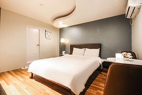 Awesome Hotel