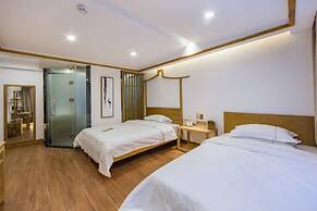 Wuyishan Old Street Hill Lodge