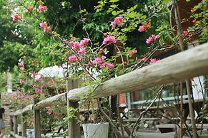 Wuyishan Old Street Hill Lodge