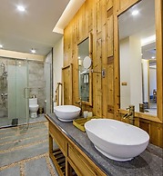 Wuyishan Old Street Hill Lodge