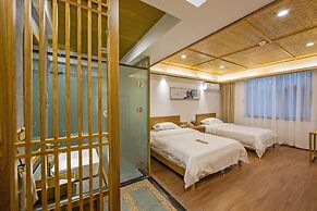 Wuyishan Old Street Hill Lodge