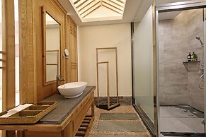 Wuyishan Old Street Hill Lodge