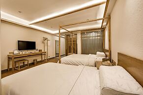 Wuyishan Old Street Hill Lodge