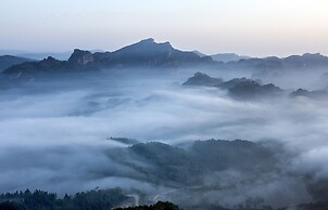 Wuyishan Old Street Hill Lodge