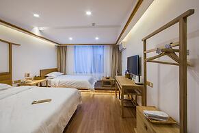 Wuyishan Old Street Hill Lodge