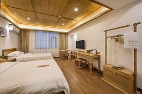 Wuyishan Old Street Hill Lodge
