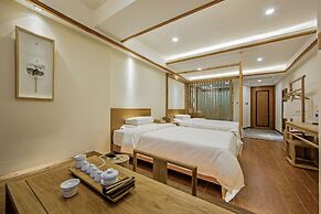 Wuyishan Old Street Hill Lodge