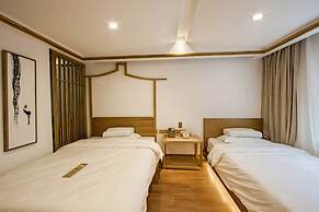 Wuyishan Old Street Hill Lodge