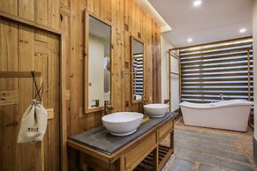 Wuyishan Old Street Hill Lodge