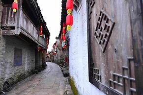 Wuyishan Old Street Hill Lodge