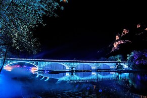 Wuyishan Old Street Hill Lodge