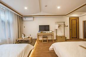 Wuyishan Old Street Hill Lodge