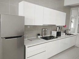 Damansara Foresta Ctmp Home by SYNC