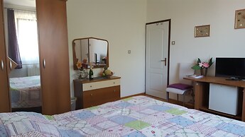 Apartment & Rooms Graciela