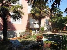 Apartment & Rooms Graciela