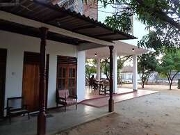 Jayaru Guest House