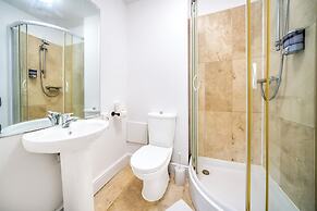 GO2 Gloucester Hotel by OYO