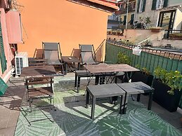 El Nin Apartment with Terrace & AC