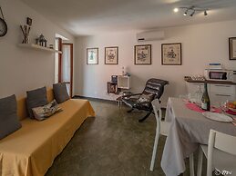 El Nin Apartment With Terrace