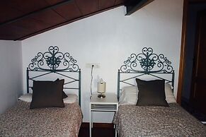 Hostel El Lago Caceres