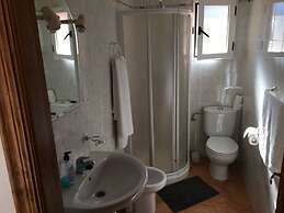 Hostel El Lago Caceres