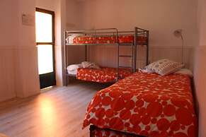 Hostel El Lago Caceres