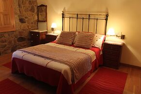 Casas Rurales A Chairiña Y A Revolta