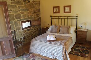 Casas Rurales A Chairiña Y A Revolta