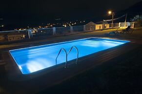 Casas Rurales A Chairiña Y A Revolta