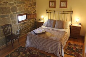 Casas Rurales A Chairiña Y A Revolta