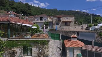 Casas Rurales A Chairiña Y A Revolta