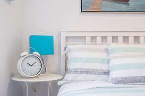 Chic & Central 3-bedroom in Little Italy