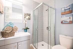 Chic & Central 3-bedroom in Little Italy