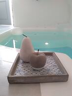 Esperia Luxury Suites