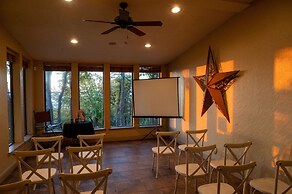 Lone Star Lodge and Marina