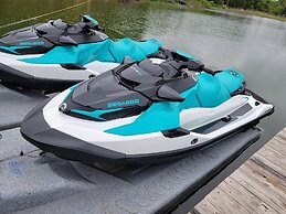 Lone Star Lodge and Marina