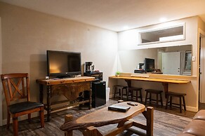 Lone Star Lodge and Marina