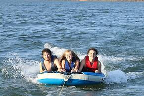 Lone Star Lodge and Marina