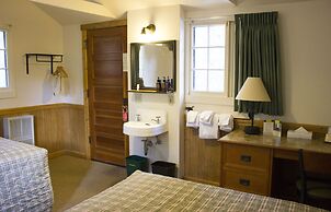 Old Faithful Lodge & Cabins - Inside the Park