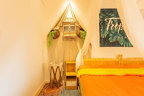 Old Faithful Lodge & Cabins - Inside the Park