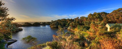 Stanley Lakeside Spa Cabins