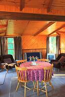 Stanley Lakeside Spa Cabins